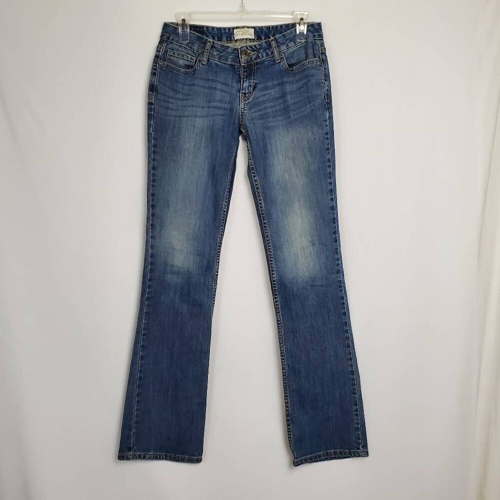 🔸️Southern Thread Size 27 r The Adriane Bootcut Jeans